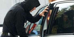 Вінницькі правоохоронці затримали злочинця, який обкрадав автівки 