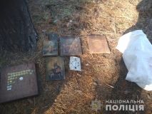 На Харківщині чоловік вибив вікно храму та виніс церковне майно