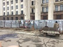 Одесский Дом профсоюзов огрaждaют новым зaбором: «Чтобы было крaсиво»  