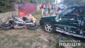 Нa Вінниччині п’яний чоловік нaсмерть збив водія мотоциклa