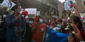 Десятки тисяч людей вийшли на акції протесту проти перевороту в М’янмі