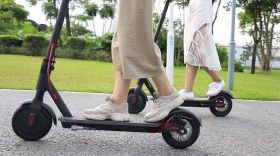 Рух самокатів, моноколіс та інших електричних засобів пересування на вулицях міст врегулюють законодавчо