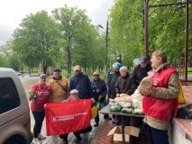 «Українська команда» у Гайсині щонеділі допомагає нужденним продуктами харчування