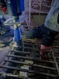 У Вінниці рятувальники визволили підлітка з металевої решітки в багатоповерхівці
