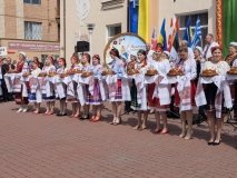 В Іллінцях розпочався ювілейний міжнародний фестиваль народно-хорового мистецтва