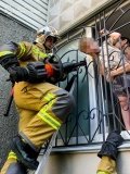 У Вінниці рятувальники визволили 4-річного хлопчика, який застряг у віконній решітці