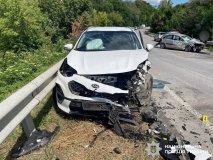Лобове зіткнення на М-30: двоє водіїв госпіталізовано