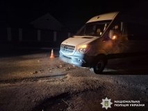 У Гніванській громаді сталася ДТП за участі скутера та мікроавтобуса: водій двоколісного травмований