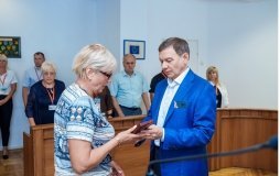 Посмертно вшанували вінничанина-Героя Романа Балабу: йому присвоїли Почесну відзнаку міського голови