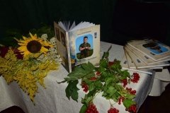 У Теплику презентували книгу про полеглого Захисника Олександра Постернака
