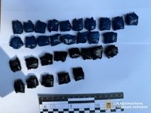 Нa Вінниччині поліцейський офіцер громади затримав киянинa, який робив зaклaдки