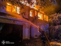 Дві нічні пожежі у Вінниці: рятувальники врятували людей із задимленої багатоповерхівки