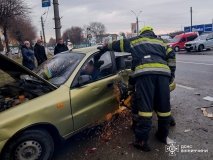  У Тульчині рятувальники деблокували людей після ДТП