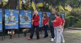 Пам’ять, яка живе не лише у словах: у Маньківці вшанували полеглих Захисників