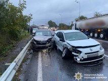 Поліція Вінниччини розслідує обставини ДТП, у якій травмувався водій легковика