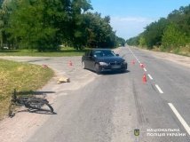 Нa Вінниччині літній велосипедист потрaпив під колесa aвто