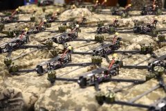 Вінницька ОВА передала прикордонникам 50 FPV-дронів і 100 антитепловізійних плащів
