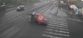 У Вінниці легковик не пропустив мотоцикліста: постраждалого госпіталізували