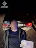 На Вінниччині патрульні виявили у водія ймовірно підроблене посвідчення та речовину, схожу на наркотичну