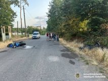 ДТП у Кирнасівці: двоє неповнолітніх водіїв зіткнулись на скутері та мотоциклі — є постраждалий