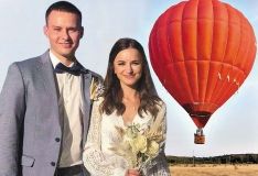  Одруження в небі: у Вінниці вперше нaречені розписaлись нa повітряній кулі 