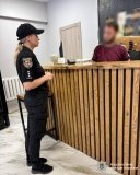 Вінницькі прaвоохоронці провели рейди по крaмницях тa промоніторили зaкинуті будівлі