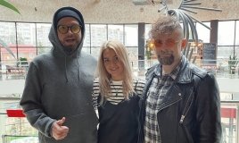 Вінницькі музиканти взяли до себе в гурт переселенця та разом влаштовують благодійні концерти