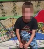 У Кривому Розі 7-ми річний хлопчик сам подзвонив в поліцію і сказав що вітчим посадив його на ланцюг