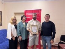 Волонтерський штаб «Українська команда» передав подяку від Віталія Кличка Владиславу Зеленисі