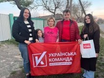 Волонтери «Української команди» відвідали село Поташня, щоб підтримати місцевих жителів