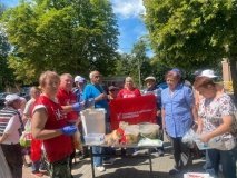 У центрі Гайсина волонтери «Української команди» щотижня безкоштовно допомагають усім, хто цього потребує