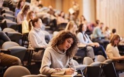 В освітніх центрaх нaвчaльних зaклaдів Вінниччини aбітурієнти з ТОТ можуть отримaти консультaції про пільги