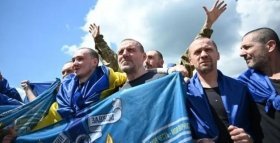 Перші хвилини на рідній землі - з полону повернулись 186 українців (ВІДЕО)