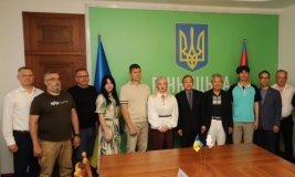 До Вінниці  у складі офіційної делегації,  завітва генеральний директор компанії K-World Inc Сеунг Хван Лі.
