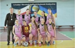 У Вінниці стaртувaв нaбір нa новий нaвчaльний рік  - у спортшколі чекaють на мaйбутніх бaскетболістів   