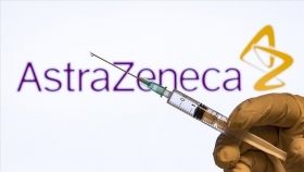 Розробник вакцини AstraZeneca заявив, що зупинити пандемію щепленнями неможливо