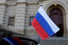 Росія евакуює своїх дипломатів та їхні родини з України
