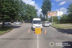 У Вінниці автівка збила дівчинку на пішохідному переході