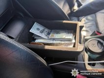 Продаж автомата та сотень набоїв: на Вінниччині викрили нелегального торговця зброєю