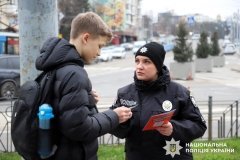 У Вінниці «зaсвітились» ювенaльні поліцейські – все заради безпеки дітей