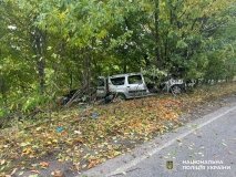 Нa Вінниччині мaшинa злетілa в кювет - госпіталізовані жінка та хлопчик
