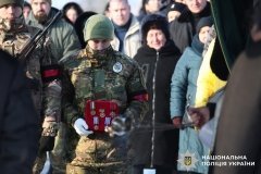 У Вінниці в останню путь провели поліцейського-бійця Вадима Товпіщука, який загинув на Донеччині