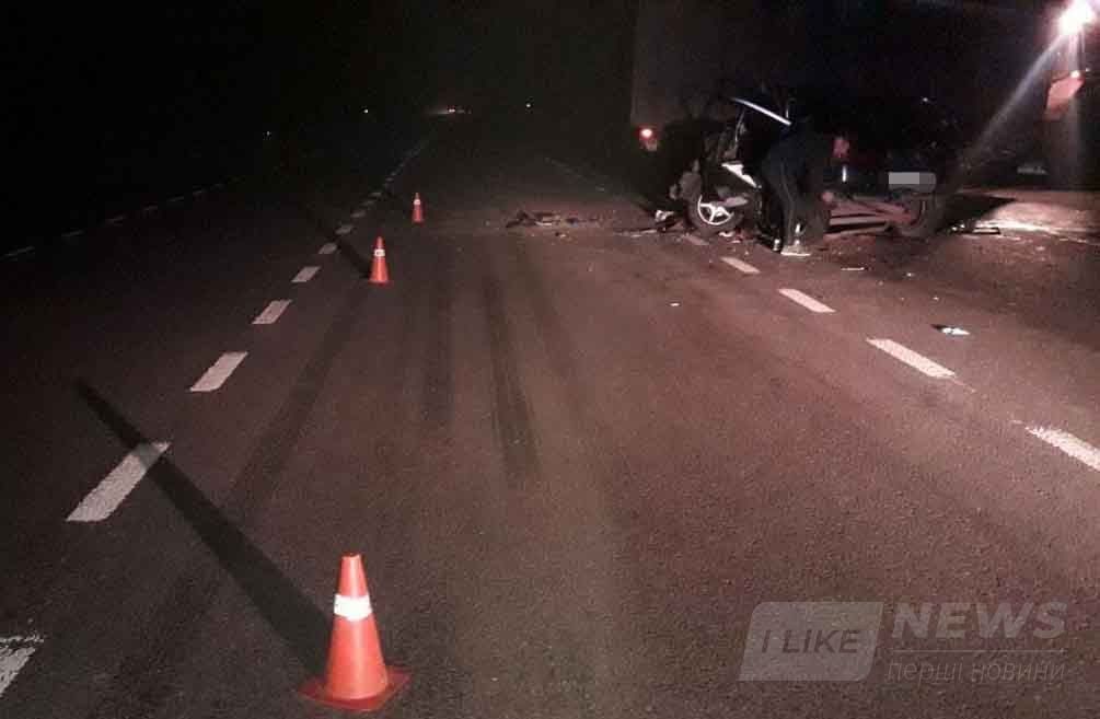 Смертельна ДТП на Вінниччині: водій потрапив до реанімації, а пасажирка загинула 