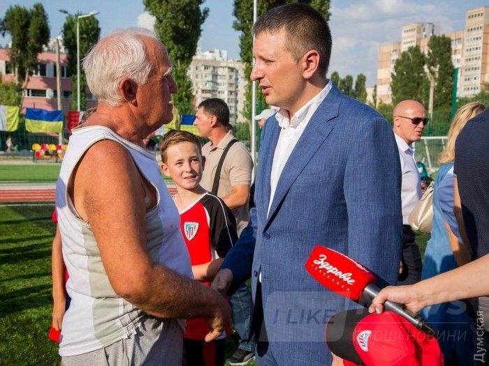 Комплекс политик. Голубев в Каменске Шахтинском. Губернатор Голубев в Каменске Шахтинском. Голубев Василий в Каменске Шахтинском. Фото стадиона Добруша.