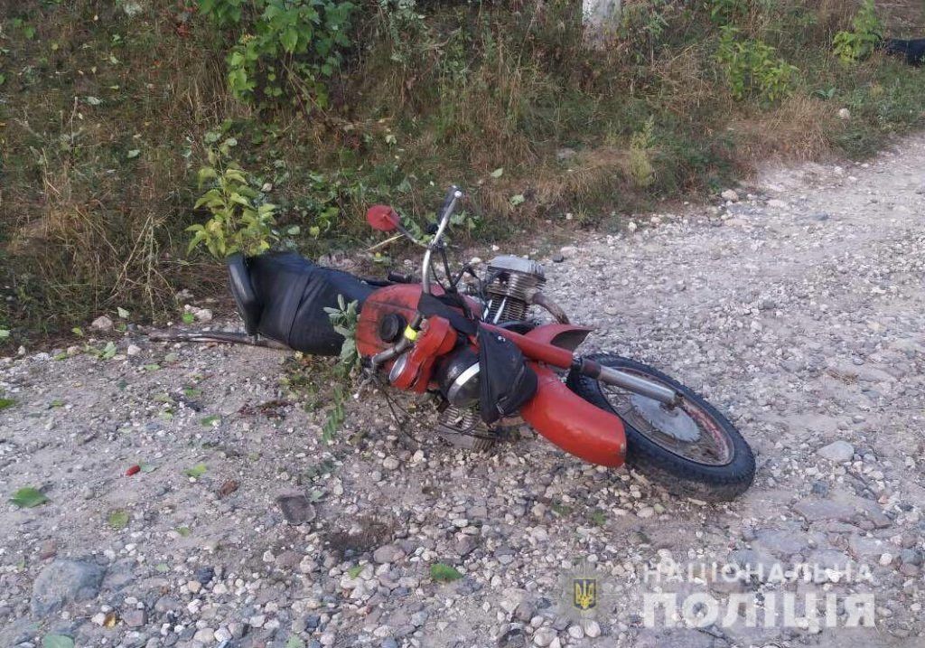 Нa Вінниччині нa мотоциклі розбилися нa смерть юнaк з дівчиною