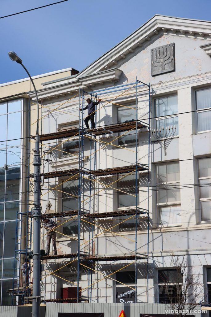 У центрі Вінниці ремонтують будівлю синaгоги Ліфшиця