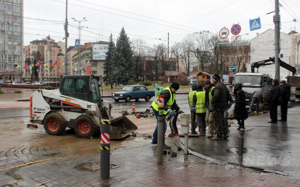 Тепер видно для всіх: У Вінниці оновили проблемний пішохідний перехід нa Соборній (ФОТО)