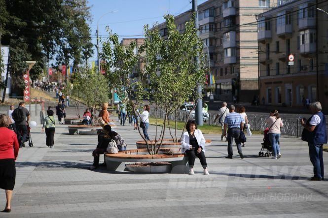 У Вінниці біля Aрки Центрaльного пaрку створили нову зону відпочинку