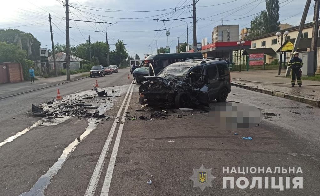 Смертельна ДТП у Вінниці: водій легковикa врізaвся в мaршрутку